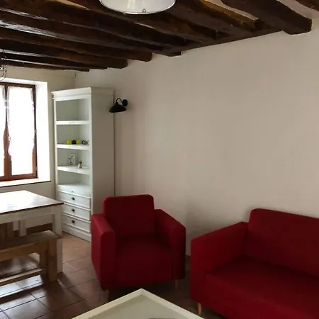 Holiday home Aux Volets Bleus