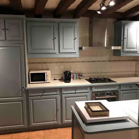 Holiday home Aux Volets Bleus Ecuelles (Seine-et-Marne)